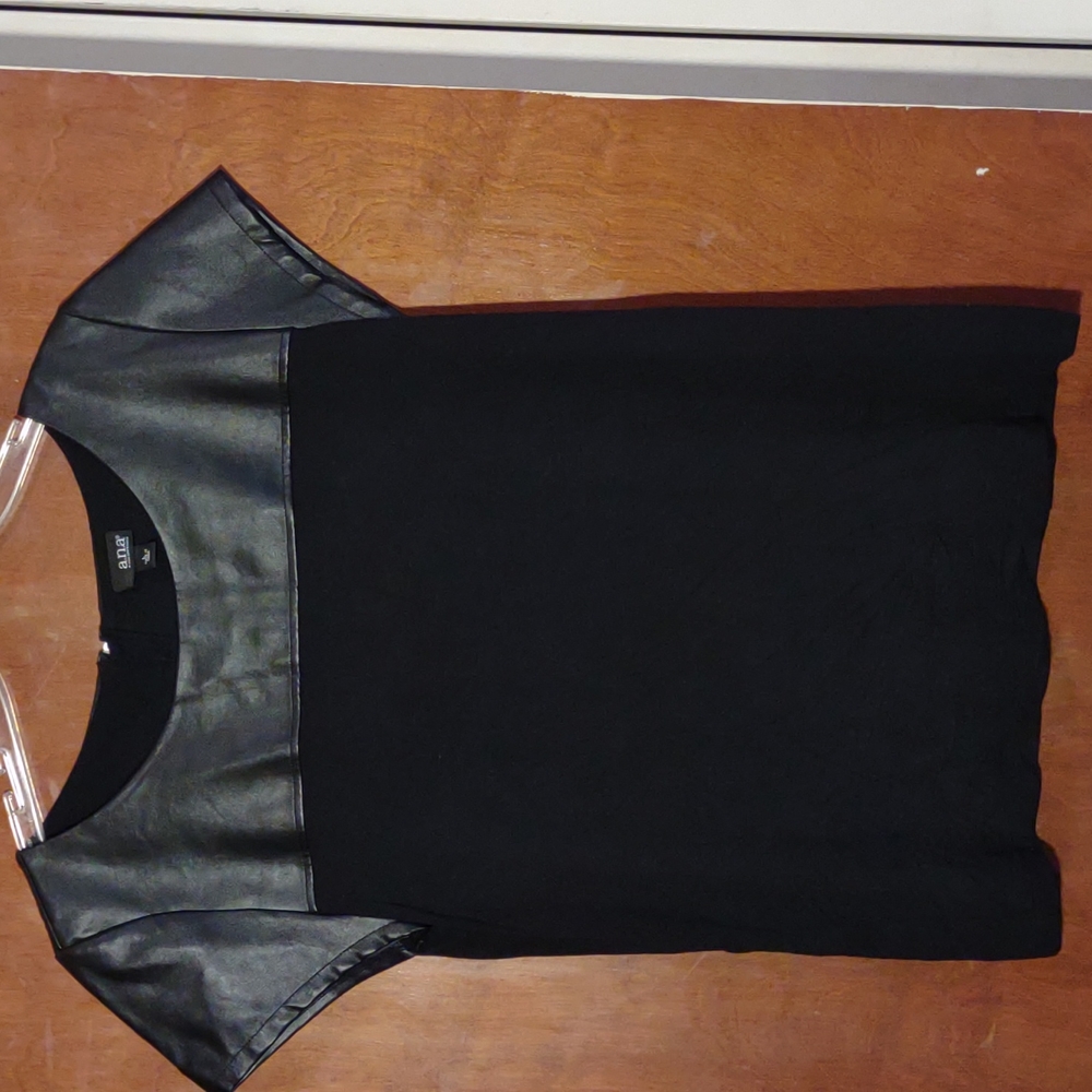 ANA A New Approach black top. Size Large.